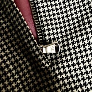 Dolce & gabbana pencil dress size 38. Lining with pink silk. Very flattering.